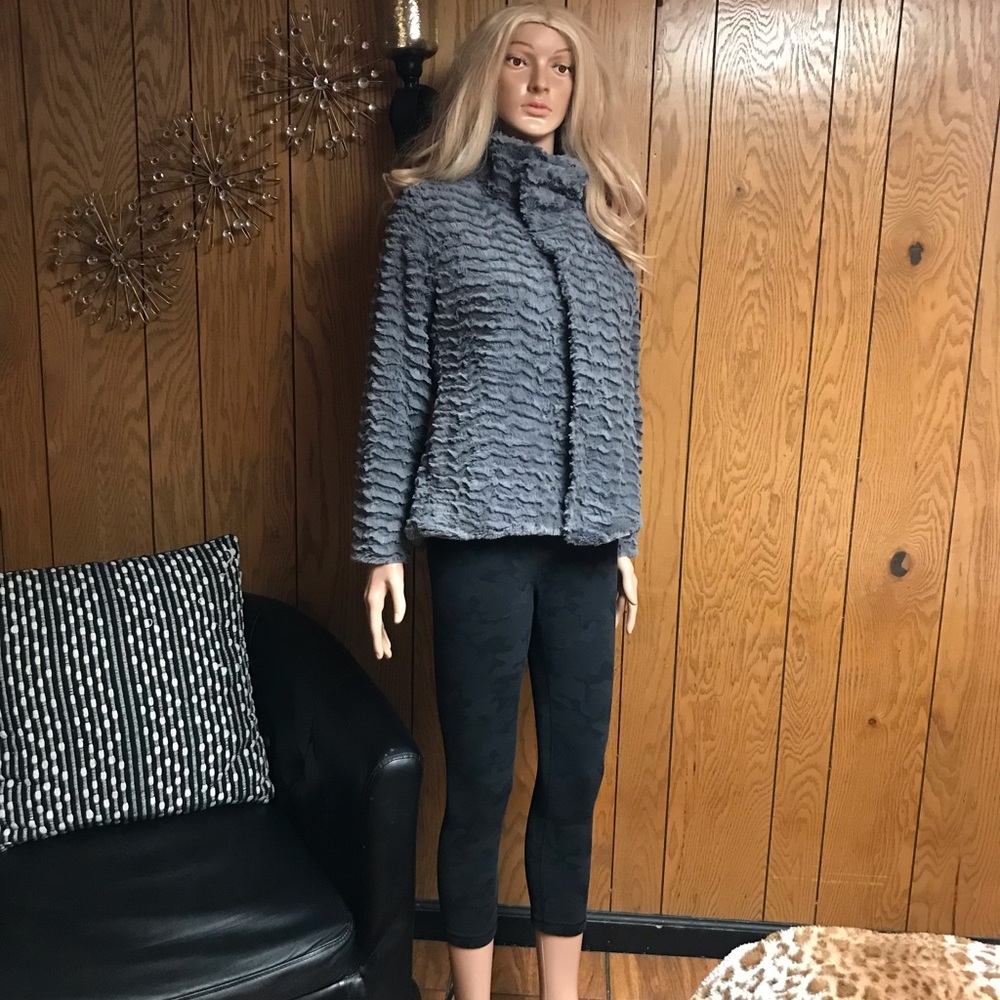 Patagonia" Pelage Gray Faux Fur Fleece Jacket - Picture 9 of 13